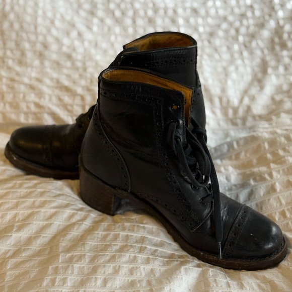 Woman’s Black Leather Boots - Picture 2 of 4